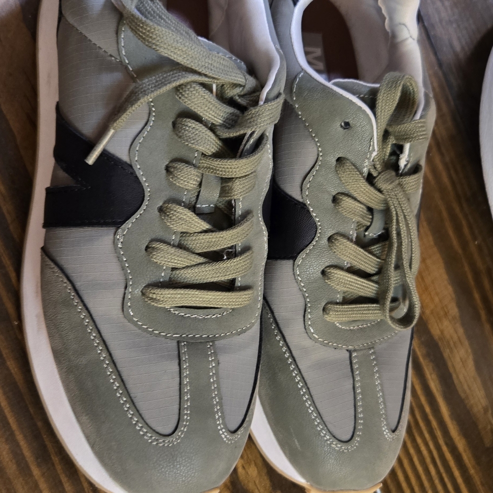 MIA Olive and Black Men's Sneakers